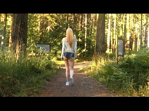 ❤️ Schöne Frau bewegt sich langsam, nicht nackt Video Homemade porn bei de.fuckmymac.ru ﹏